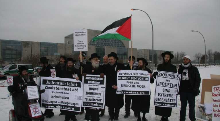 Protestkundgebung gegen deutsch-israelisches Kriegskabinett 18. Januar 2010 vor dem Bundeskanzleramt Rede des Vertreters der Quds AG und der HDR